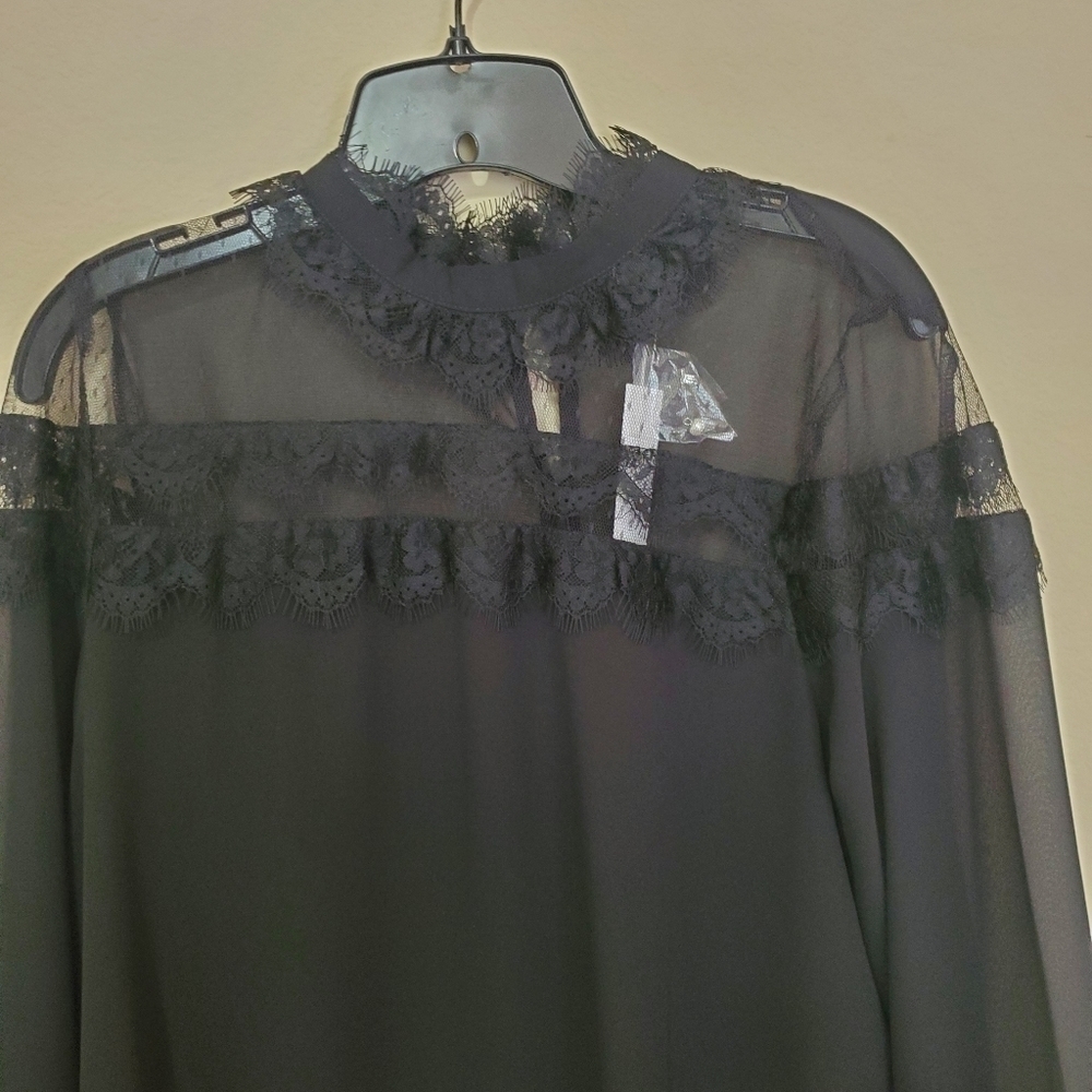 Ruffle Sleeve lace Top with Pearl Buttons - Picture 5 of 9